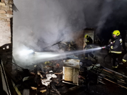 Leégett a melléképület