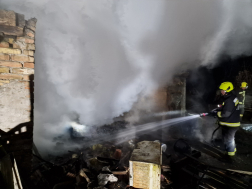 Leégett a melléképület