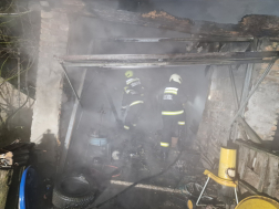 Leégett a melléképület