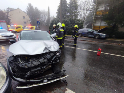 Hatan sérültek meg egy veszprémi balesetben