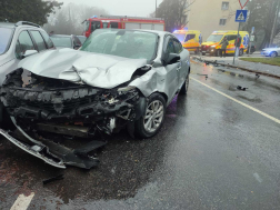 Hatan sérültek meg egy veszprémi balesetben