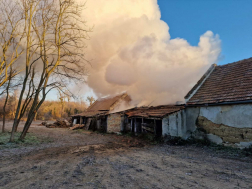 Melléképület égett Somlóvecsén
