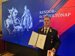 Elismerések, előléptetések Rendőr- és Tűzoltónap alkalmából