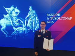 Elismerések, előléptetések Rendőr- és Tűzoltónap alkalmából